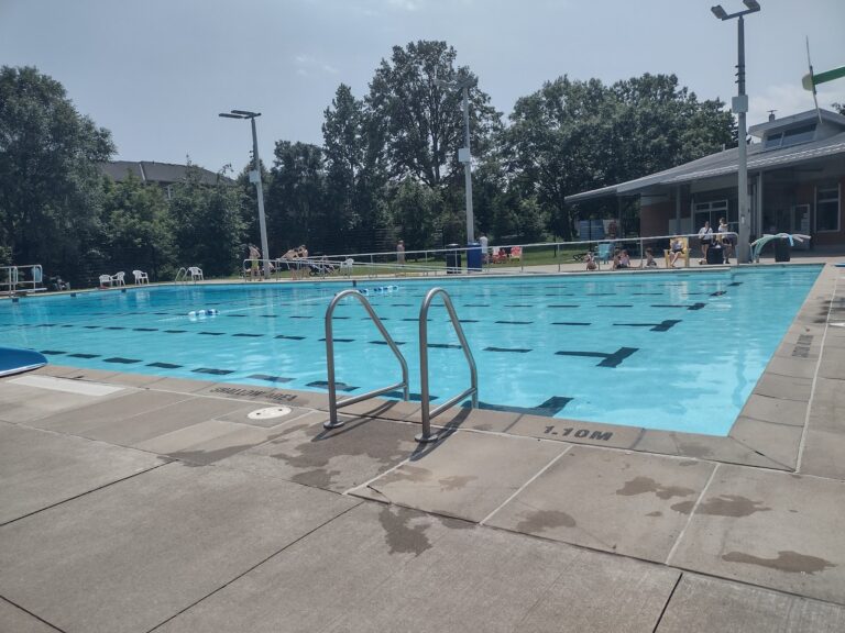 Applewood Heights Outdoor Pool - photo by shannon l via Google