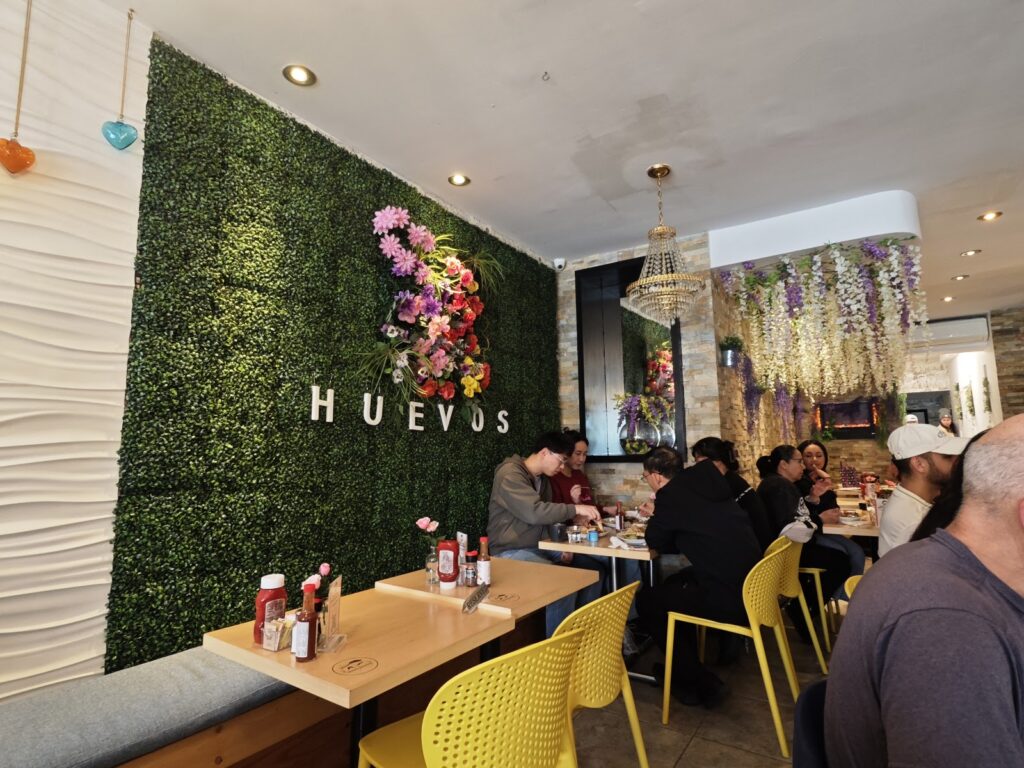 Huevos Gourmet - Port Credit - photo by Alejandra Piña Bojórquez via Google